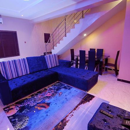 Double M Exquisite Suites And Lounge Lekki Ogombo Exterior photo