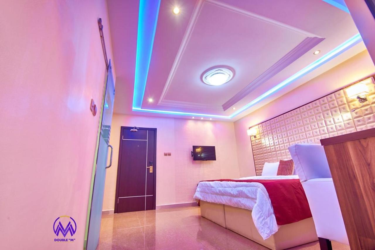 Double M Exquisite Suites And Lounge Lekki Ogombo Exterior photo