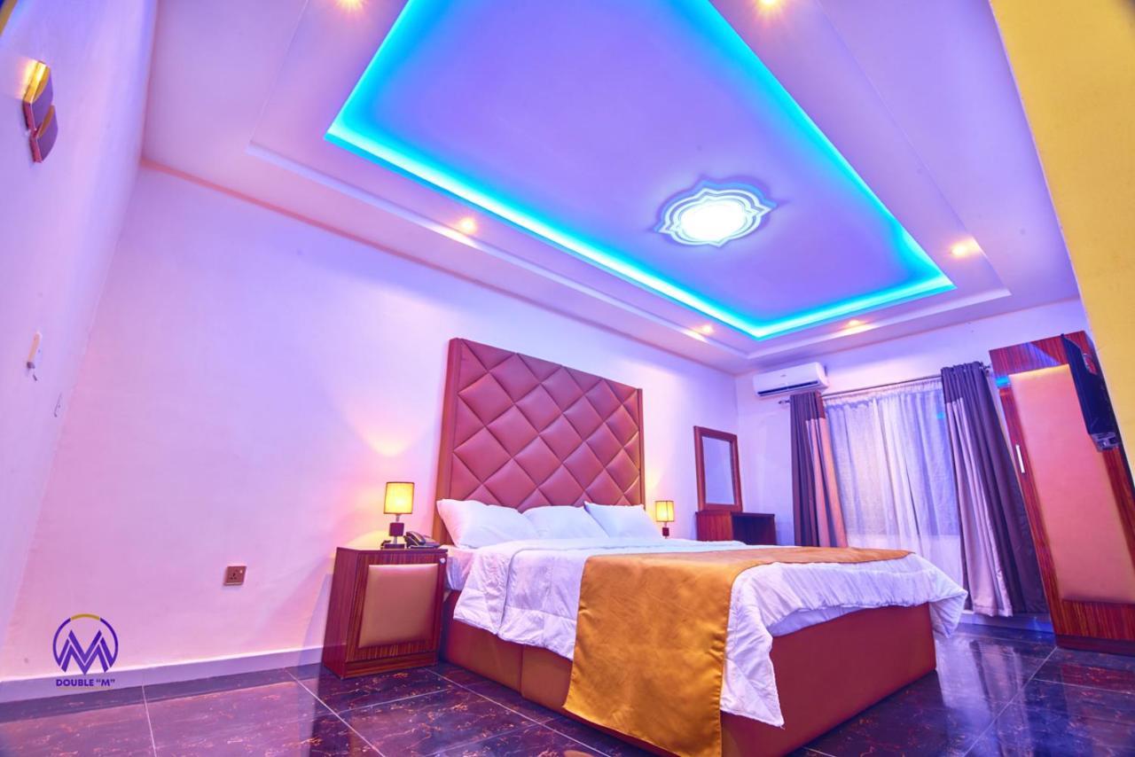 Double M Exquisite Suites And Lounge Lekki Ogombo Exterior photo