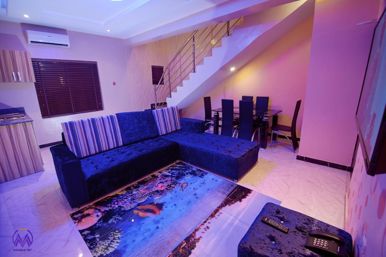 Double M Exquisite Suites And Lounge Lekki Ogombo Exterior photo