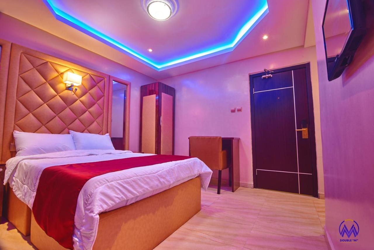 Double M Exquisite Suites And Lounge Lekki Ogombo Exterior photo
