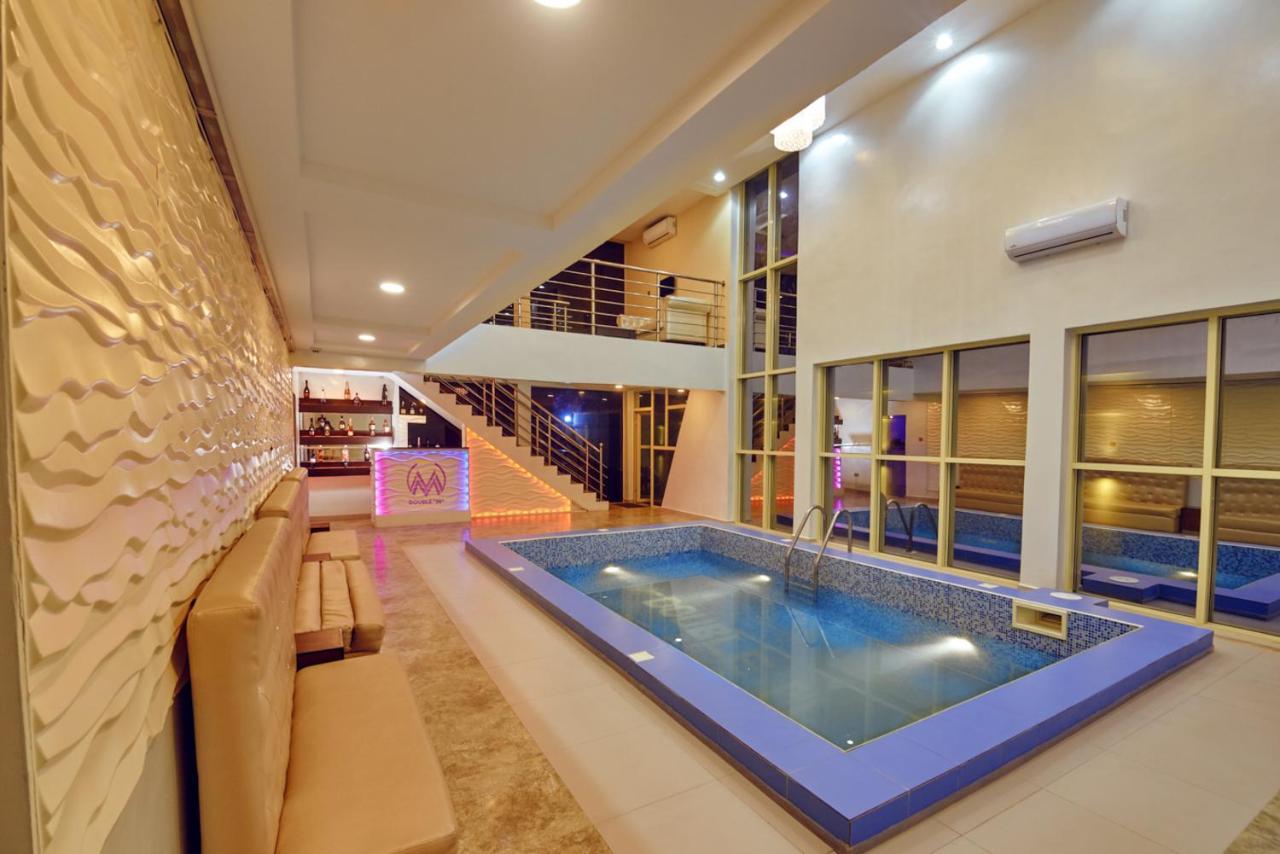 Double M Exquisite Suites And Lounge Lekki Ogombo Exterior photo