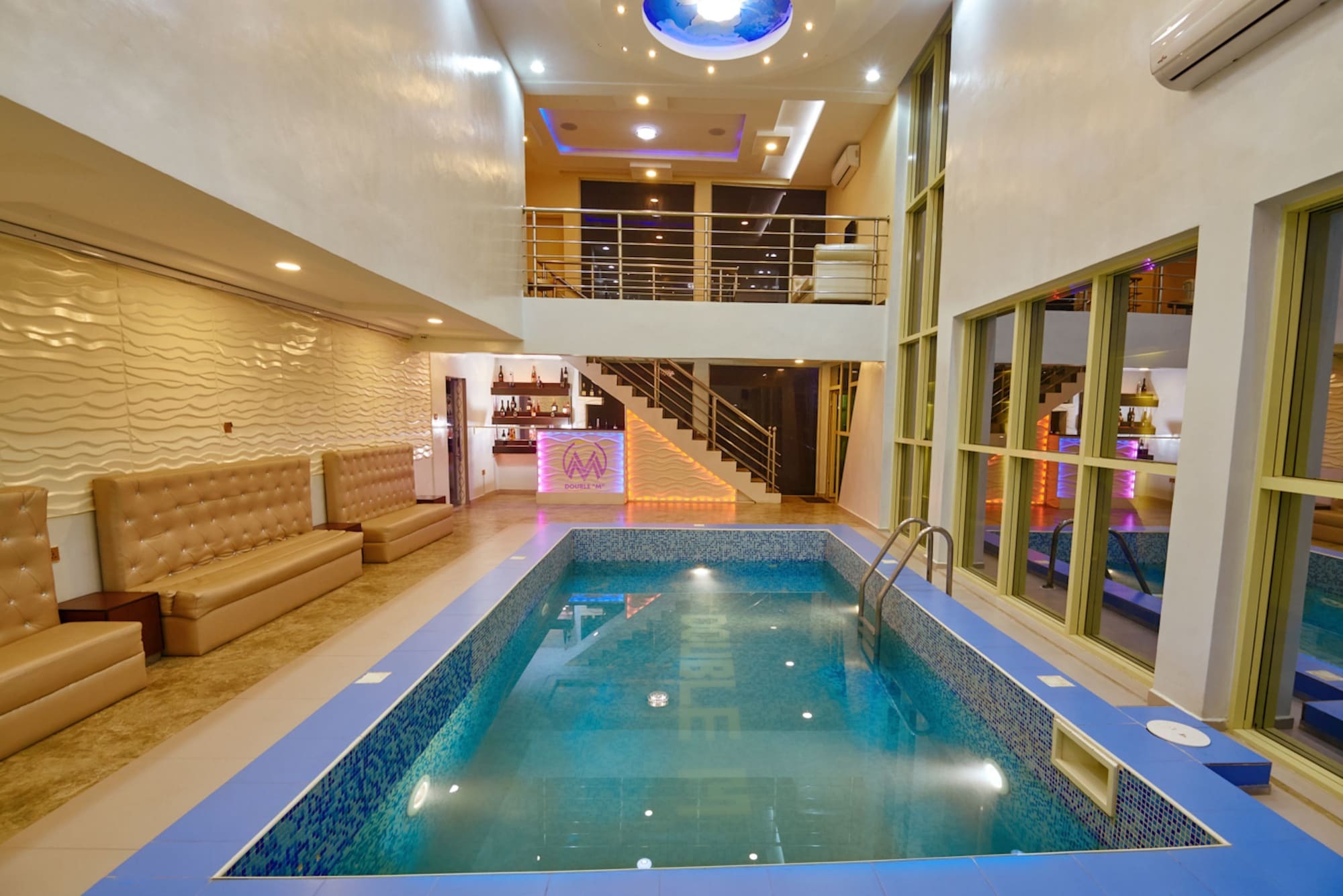 Double M Exquisite Suites And Lounge Lekki Ogombo Exterior photo